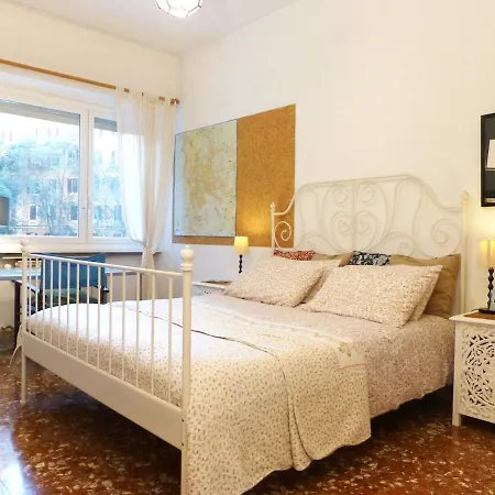 Casa Donatello - Far From * Rome